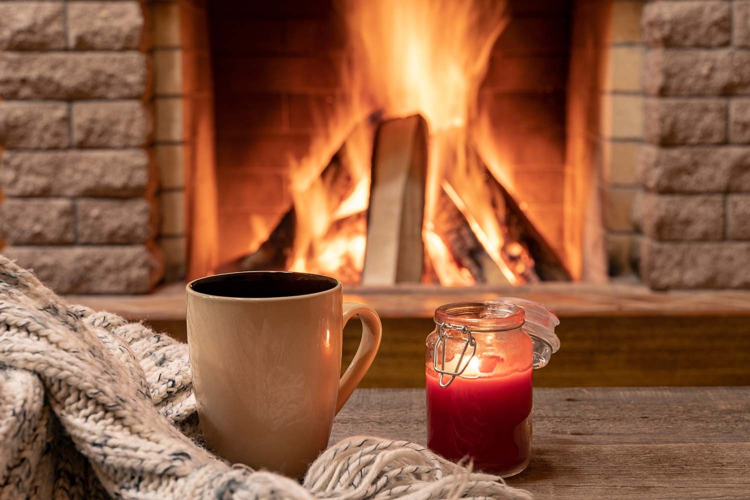 The Warm Embrace of Kiln-Dried Mixed Hardwood in Fireplaces