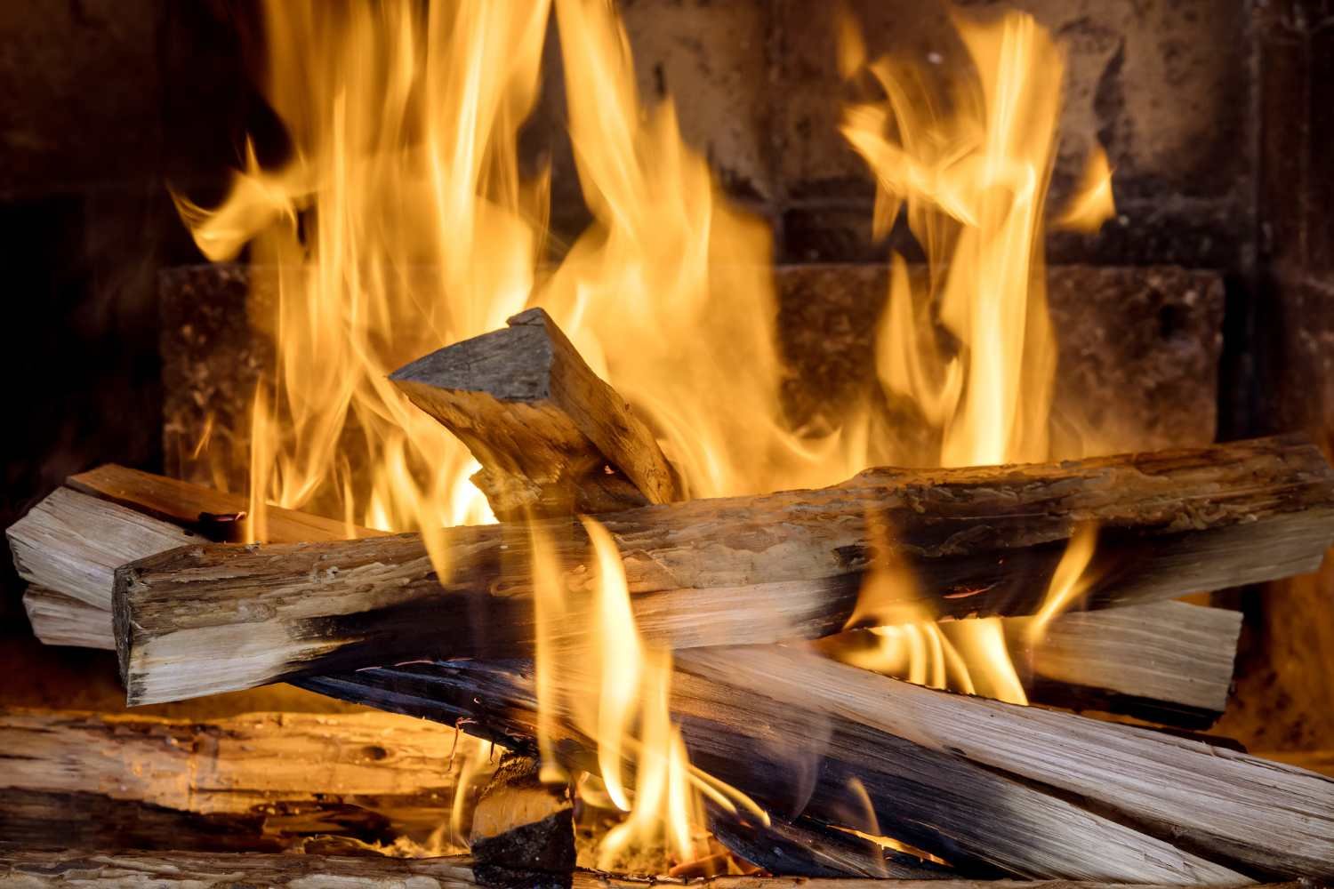 Why Choose Axe & Kindle Kiln-Dried Pizza Wood?